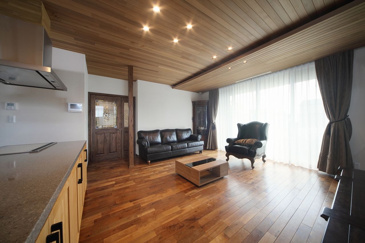 アサヒアレックス 重厚感溢れるヴィクトリアンハウスの建築実例画像2