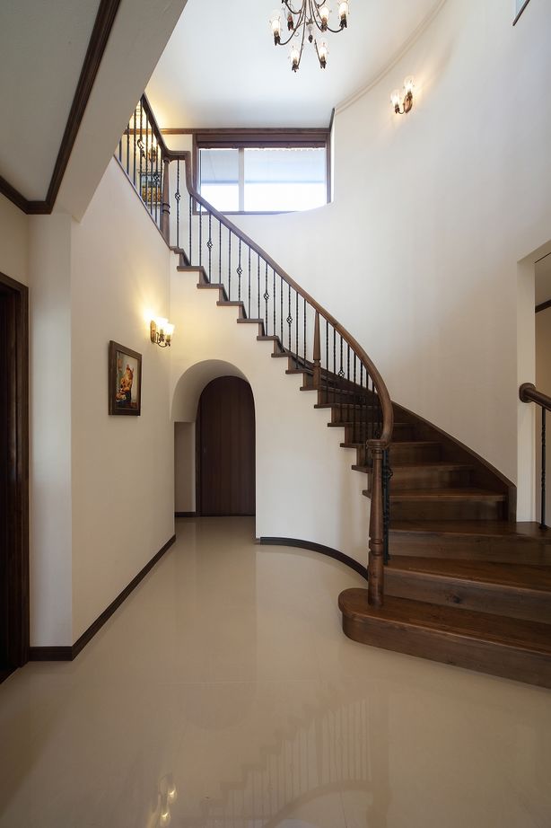 アサヒアレックス 重厚感溢れるヴィクトリアンハウスの建築実例画像6