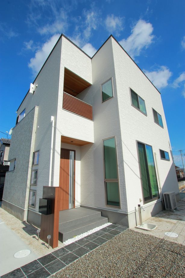 アサヒアレックス ナチュラルモダンな上質感のある家の建築実例画像1