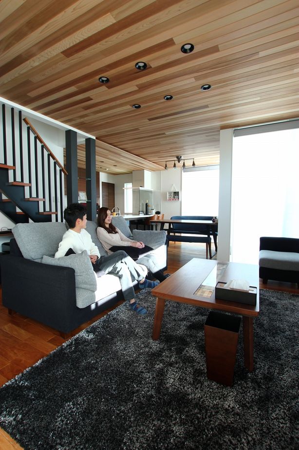 アサヒアレックス ナチュラルモダンな上質感のある家の建築実例画像2