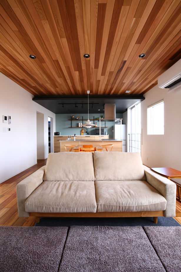 アサヒアレックス ２Fリビングで楽しむ家族のくつろぎ空間の建築実例画像1