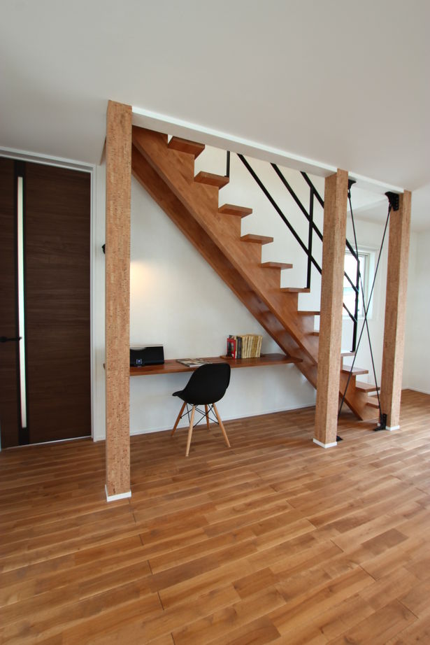 アサヒアレックス スタイリッシュモダンな外観に木質感のある内装デザインの家の建築実例画像8