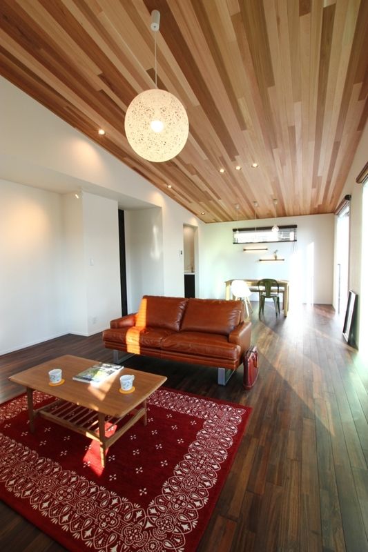 アサヒアレックス 【2230万円】２階リビングで広がる開放感　シンプルさに際立つ木の温もりの建築実例画像4