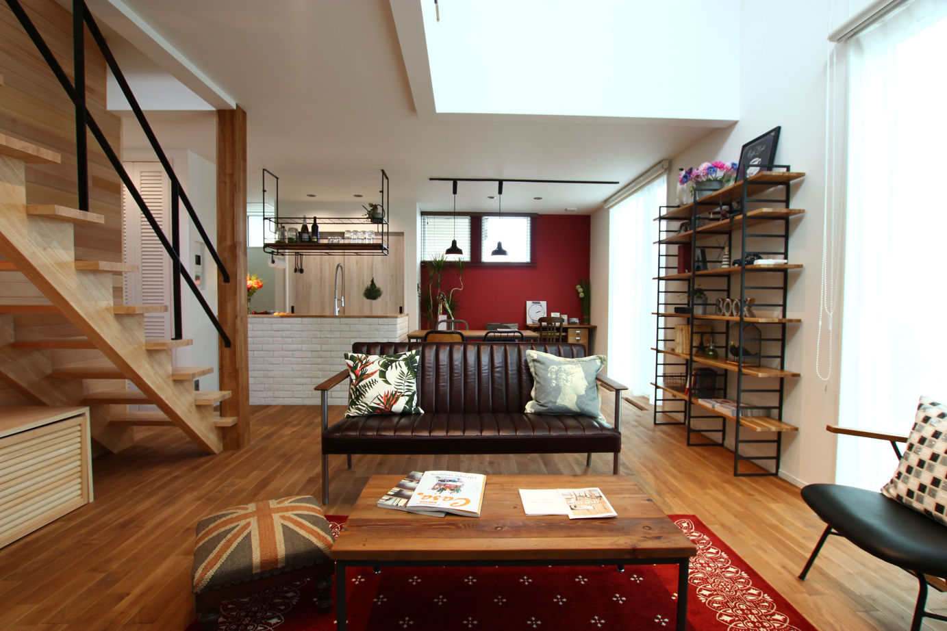 アサヒアレックス 【2050万円】テーマは「タイムレスモダン」。細部のアクセントが目をひく落ち着きある住まいの建築実例画像1