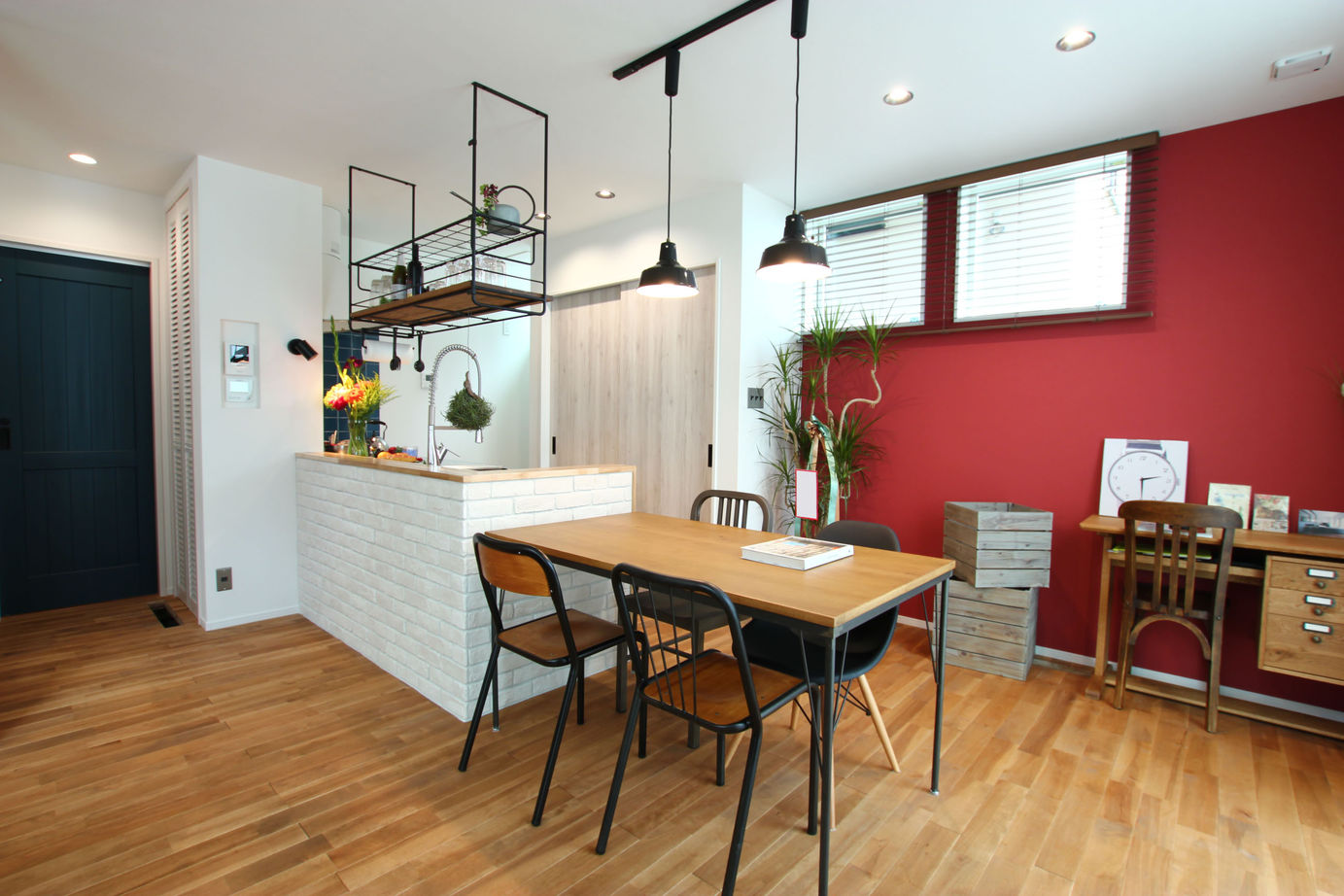 アサヒアレックス 【2050万円】テーマは「タイムレスモダン」。細部のアクセントが目をひく落ち着きある住まいの建築実例画像3