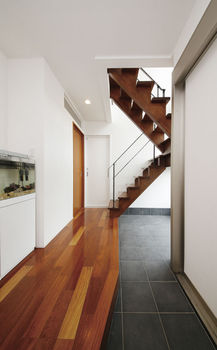 アサヒアレックス 木の質感を生かした提案 デザイン・性能共に満足の家の建築実例画像2