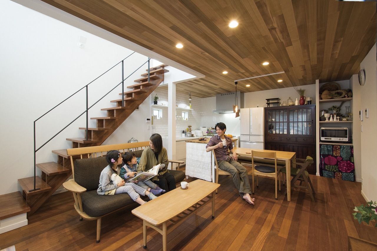 アサヒアレックス 【2000万円～2500万円台/30坪台】住むほどに味わい深まる、北欧モダンのデザイン住宅の建築実例画像1