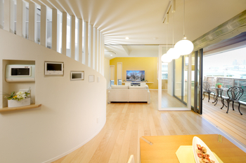 ハウステックス 【130坪台/ビルドインガレージ/省エネ/RC造】地下シアタールームのある4階建て賃貸併用二世帯住宅の建築実例画像2