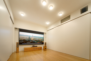 ハウステックス 【130坪台/ビルドインガレージ/省エネ/RC造】地下シアタールームのある4階建て賃貸併用二世帯住宅の建築実例画像3