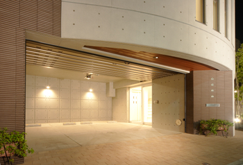 ハウステックス 【130坪台/ビルドインガレージ/省エネ/RC造】地下シアタールームのある4階建て賃貸併用二世帯住宅の建築実例画像4