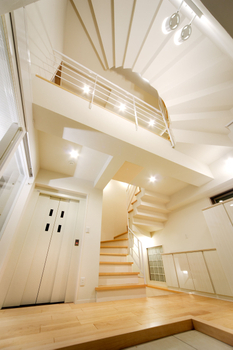 ハウステックス 【130坪台/ビルドインガレージ/省エネ/RC造】地下シアタールームのある4階建て賃貸併用二世帯住宅の建築実例画像5