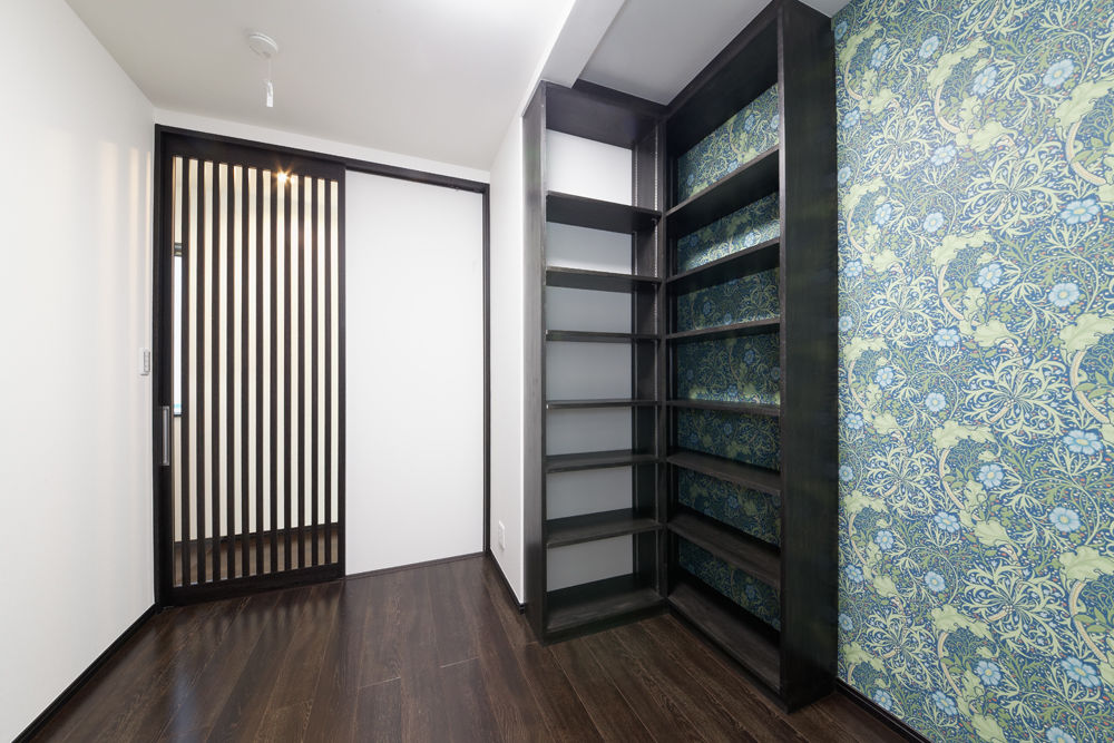 ハウステックス 【2000万円台|30坪台|3階建て|ビルトインガレージ】細長い土地を有効活用。黒の外観がお洒落な和モダンな家の建築実例画像9