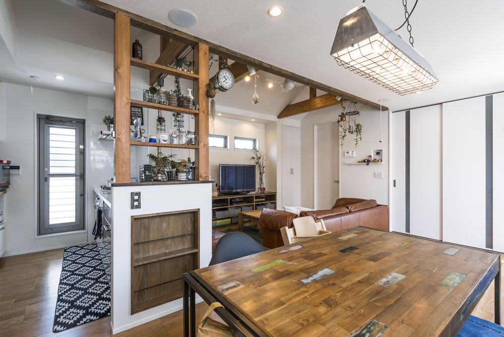 ハウステックス 【20坪台/2階建て/旗竿地】光と風を取り込む、好きを詰め込んだお洒落なブルックリンスタイルの住まいの建築実例画像4