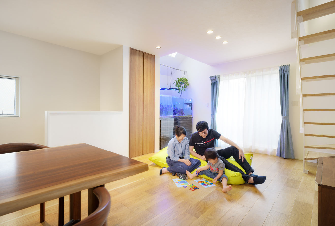 ハウステックス 【4000万円～|20坪台|狭小地|地下室】音楽やアクアリウムなど趣味を楽しむ。開放的な2階リビングが魅力の家の建築実例画像5