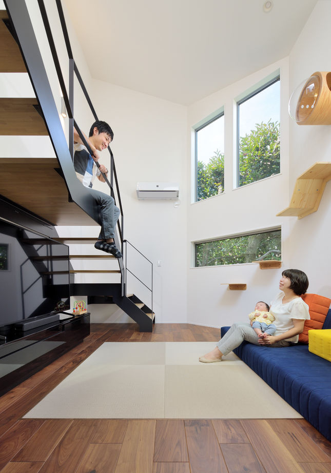 ハウステックス 【2000万円台|20坪台|間取り|2階建て】楽しさと光に満ちたスキップフロアの家。陽だまりの空間で家族団らんの建築実例画像4