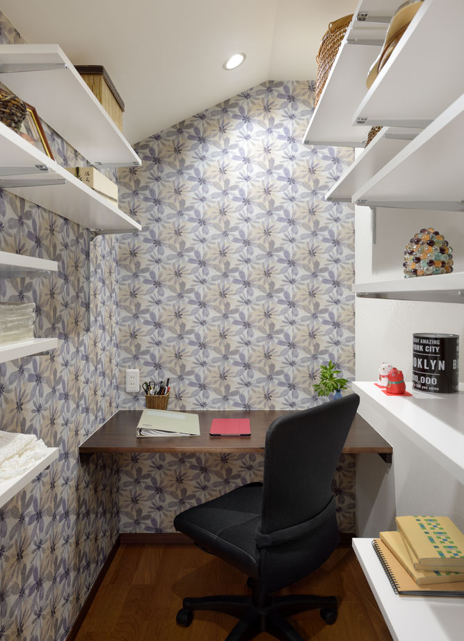 ハウステックス 【3000万円台|40坪台|ビルトインガレージ】暖炉やウッドデッキなど開放的なリゾート空間が広がる二世帯住宅の建築実例画像9