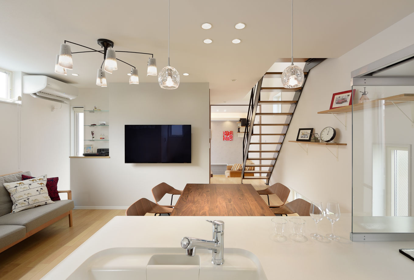 ハウステックス 【2階建て/2000万円台/20坪台/半地下/スキップフロア】一級建築士が選んだSE構法の「長期優良住宅」の建築実例画像2