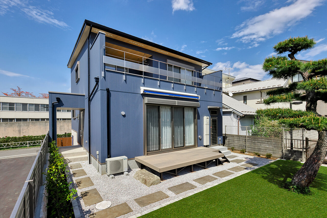 ハウステックス 【9000万円台/60坪台/地下1階・地上2階建て/SE構法】ルーバーの外観が印象的なビルトインガレージのある家の建築実例画像10