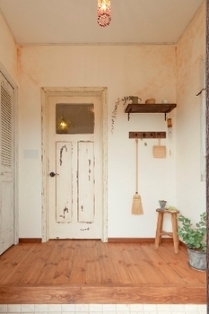 フレンチ工房 【2000万円台/加東市/インナーガレージ】ヴィンテージな風合いをオリジナル塗装で表現の建築実例画像8