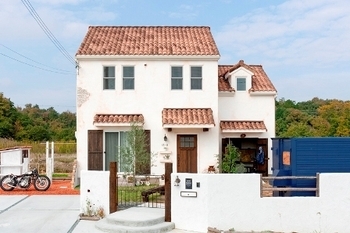 フレンチ工房 【2000万円台/加東市/インナーガレージ】ヴィンテージな風合いをオリジナル塗装で表現の建築実例画像10