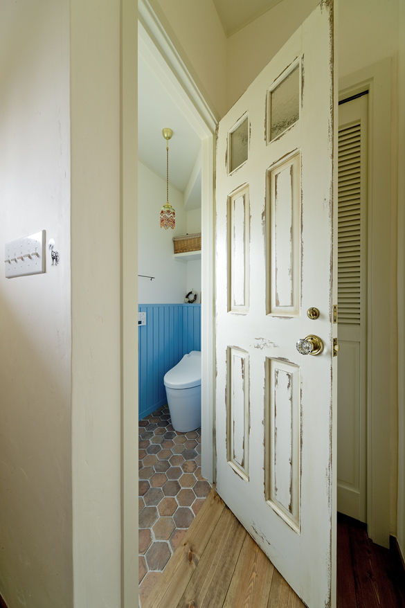 フレンチ工房 【2000万円台/間取り有】玄関は2つ。35坪でワーク&ホビーを楽しめる、おしゃれなデザイン住宅の建築実例画像8