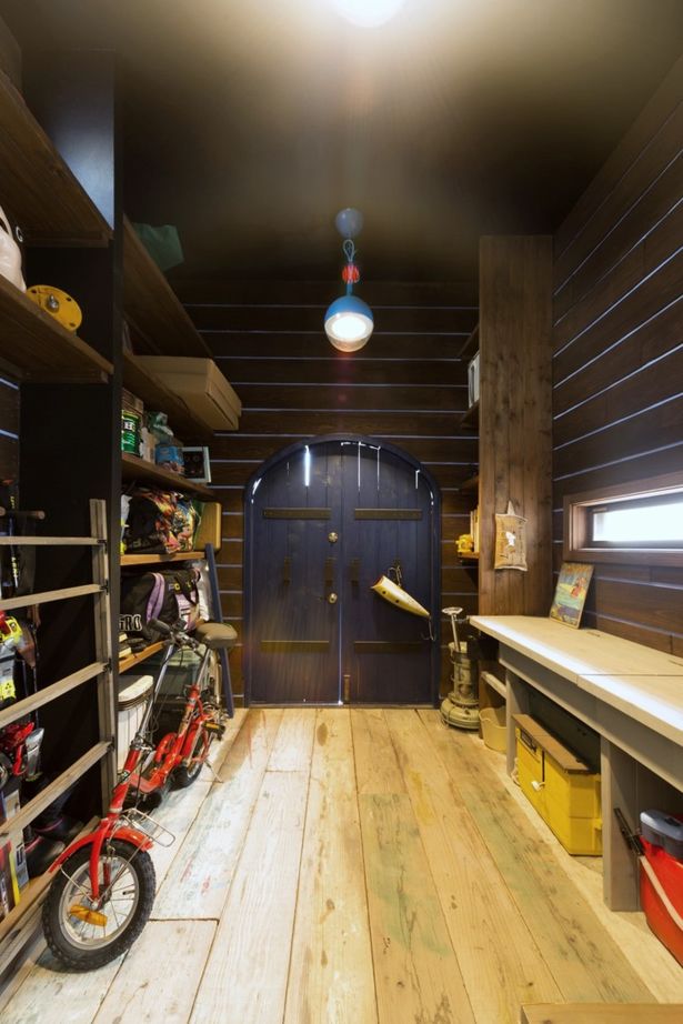 フレンチ工房 【3000万円台/姫路市/間取り有】中庭・ビルトインガレージ！遊ぶ心のある、フレンチアンティークなお住まいの建築実例画像3