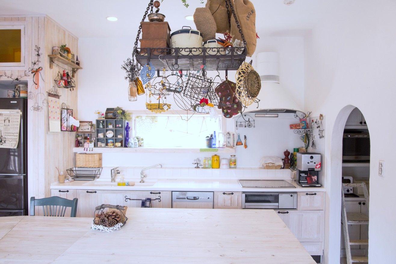 フレンチ工房 【3000万円台/姫路市/間取り有】中庭・ビルトインガレージ！遊ぶ心のある、フレンチアンティークなお住まいの建築実例画像4