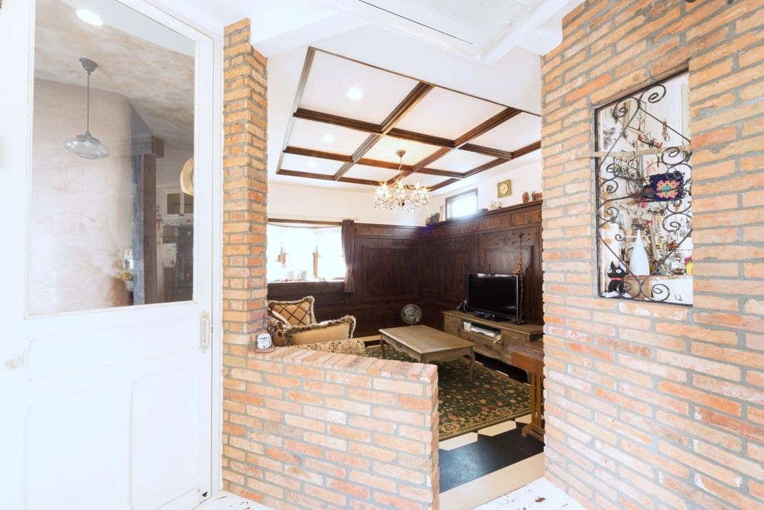 フレンチ工房 【3000万円台/姫路市/間取り有】中庭・ビルトインガレージ！遊ぶ心のある、フレンチアンティークなお住まいの建築実例画像6