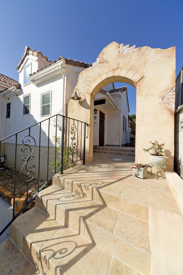 フレンチ工房 【2000万円台後半/宝塚市】太陽の光と青空、緑が映える　少しずつ味を深めるフレンチの平屋の建築実例画像3