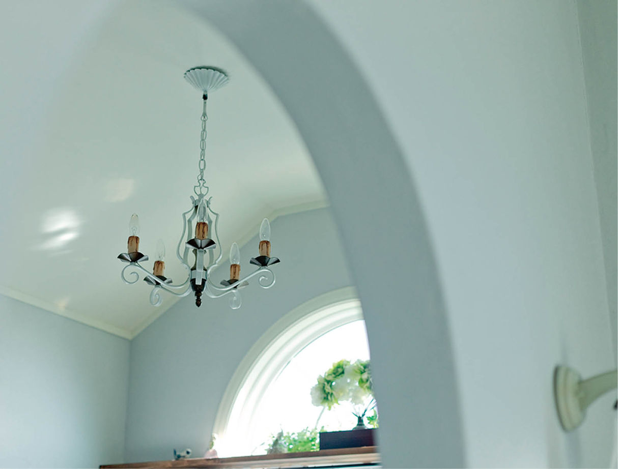 フレンチ工房 【2000万円台後半/宝塚市】太陽の光と青空、緑が映える　少しずつ味を深めるフレンチの平屋の建築実例画像9