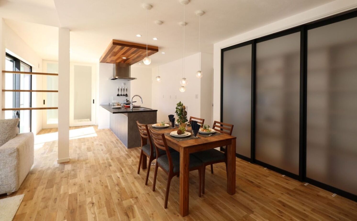 ヤマカ木材 【平屋/2000万円台/愛知県/自然素材】住みやすさと住み心地にこだわった温かみのある平屋の建築実例画像3