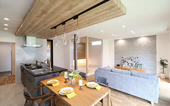 ヤマカ木材 【2000万円台・約39坪・2階建て・間取り図有り】和モダン×鉄骨階段/ホテルライクなモルタル風の造作洗面台の建築実例画像3