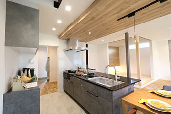 ヤマカ木材 【2000万円台・約39坪・2階建て・間取り図有り】和モダン×鉄骨階段/ホテルライクなモルタル風の造作洗面台の建築実例画像5