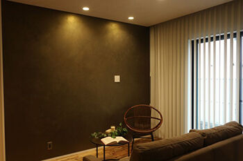 ヤマカ木材 【2000万円台・約25坪・2階建て・間取り図有り】狭小地×高級感/インテリアと設備にこだわった住まいの建築実例画像2