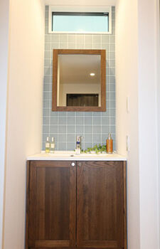 ヤマカ木材 【2000万円台・約25坪・2階建て・間取り図有り】狭小地×高級感/インテリアと設備にこだわった住まいの建築実例画像7