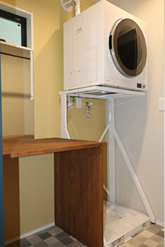 ヤマカ木材 【2000万円台・約25坪・2階建て・間取り図有り】狭小地×高級感/インテリアと設備にこだわった住まいの建築実例画像8