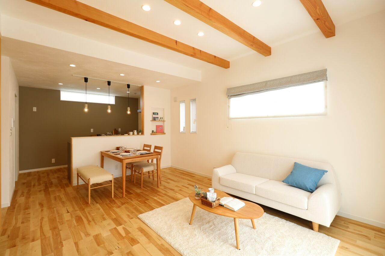 ヤマカ木材 【2000～2499万円/30.6坪/間取り図有】造作家具でコーディネートした、家事ラク＆体に優しい自然素材の家の建築実例画像4