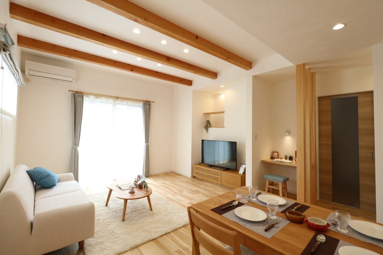 ヤマカ木材 【2000～2499万円/30.6坪/間取り図有】造作家具でコーディネートした、家事ラク＆体に優しい自然素材の家の建築実例画像5