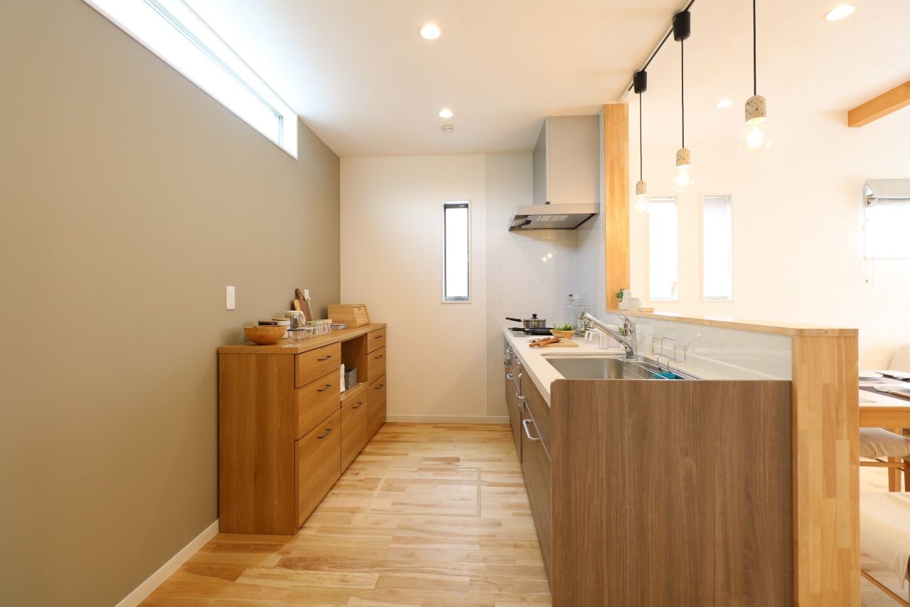 ヤマカ木材 【2000～2499万円/30.6坪/間取り図有】造作家具でコーディネートした、家事ラク＆体に優しい自然素材の家の建築実例画像6