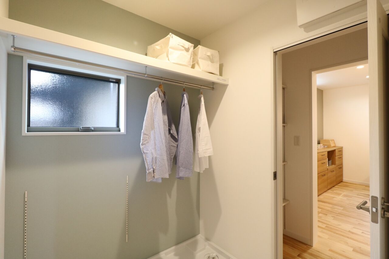 ヤマカ木材 【2000～2499万円/30.6坪/間取り図有】造作家具でコーディネートした、家事ラク＆体に優しい自然素材の家の建築実例画像9