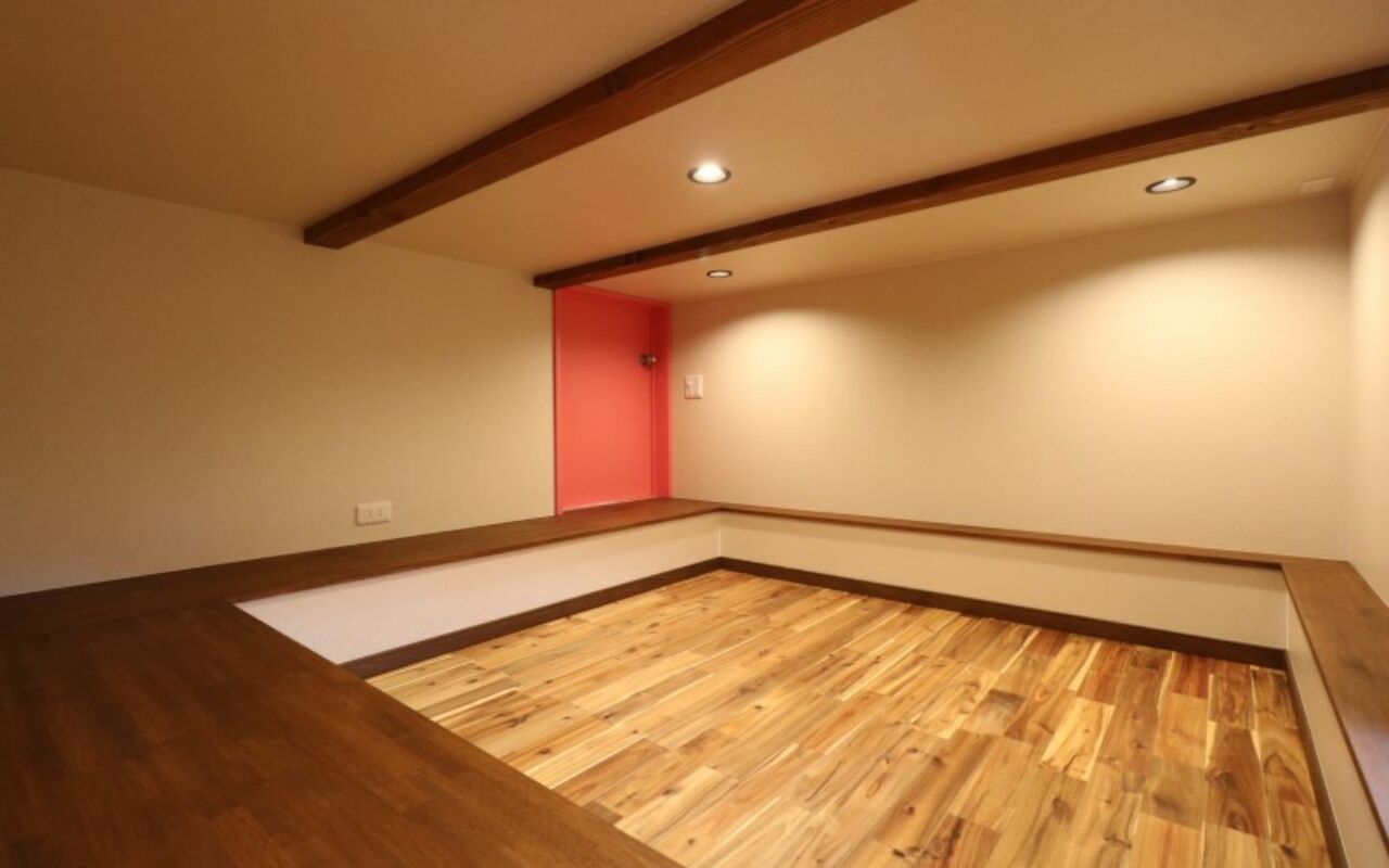 ヤマカ木材 【2000～2499万円/30.2坪/間取り図有】スキップフロアや半地下など遊び心を盛り込んだ和モダンの住まいの建築実例画像3