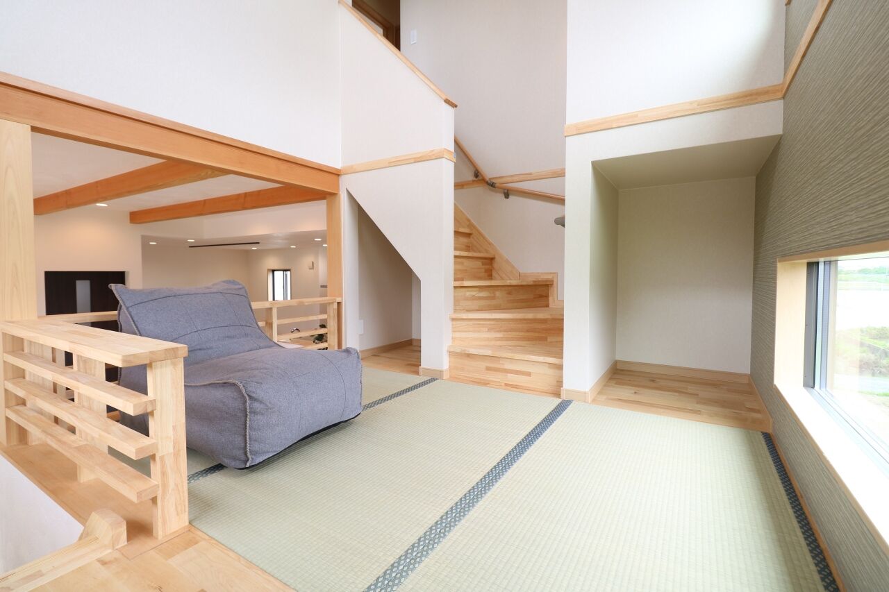 ヤマカ木材 【2000～2499万円/30.2坪/間取り図有】スキップフロアや半地下など遊び心を盛り込んだ和モダンの住まいの建築実例画像4