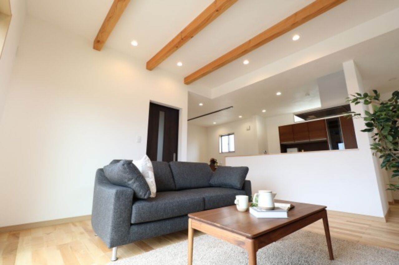 ヤマカ木材 【2000～2499万円/30.2坪/間取り図有】スキップフロアや半地下など遊び心を盛り込んだ和モダンの住まいの建築実例画像6