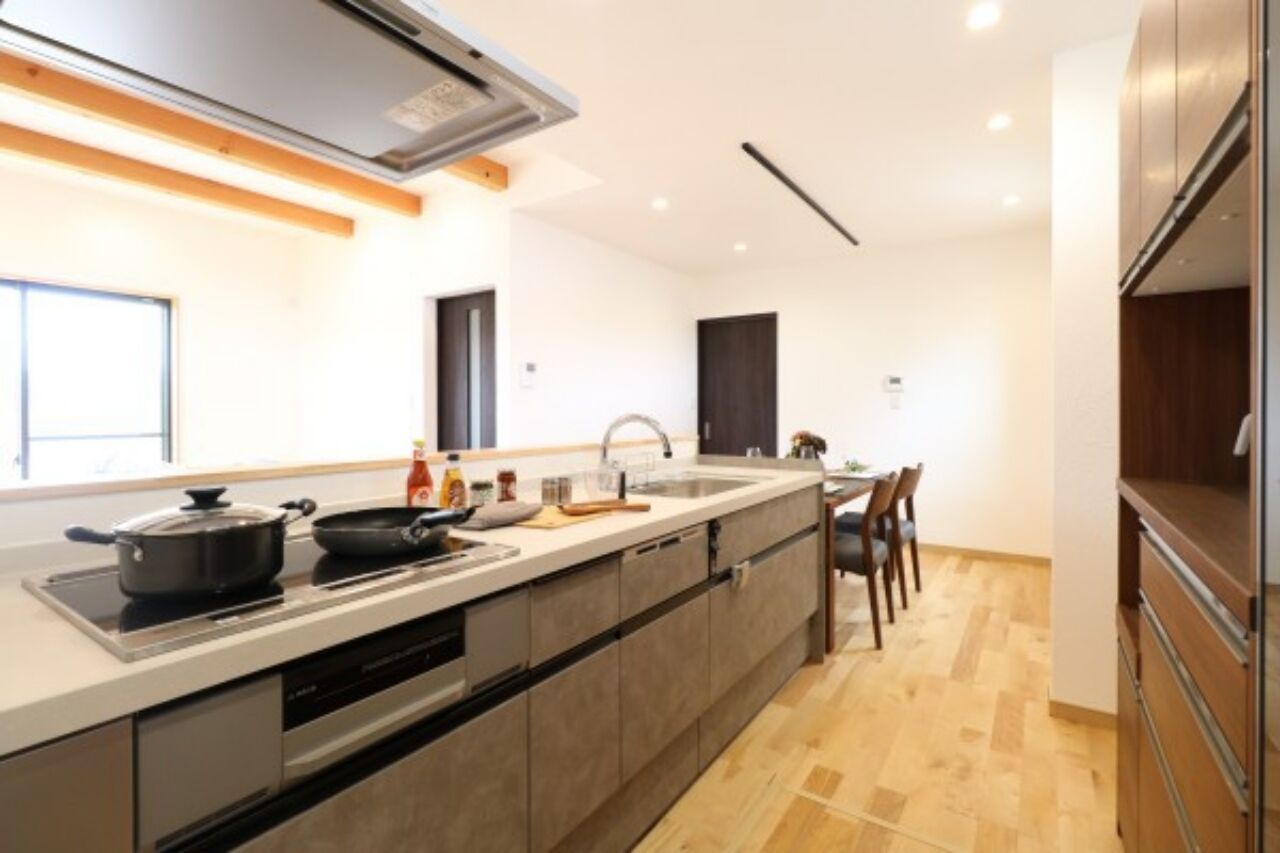 ヤマカ木材 【2000～2499万円/30.2坪/間取り図有】スキップフロアや半地下など遊び心を盛り込んだ和モダンの住まいの建築実例画像7