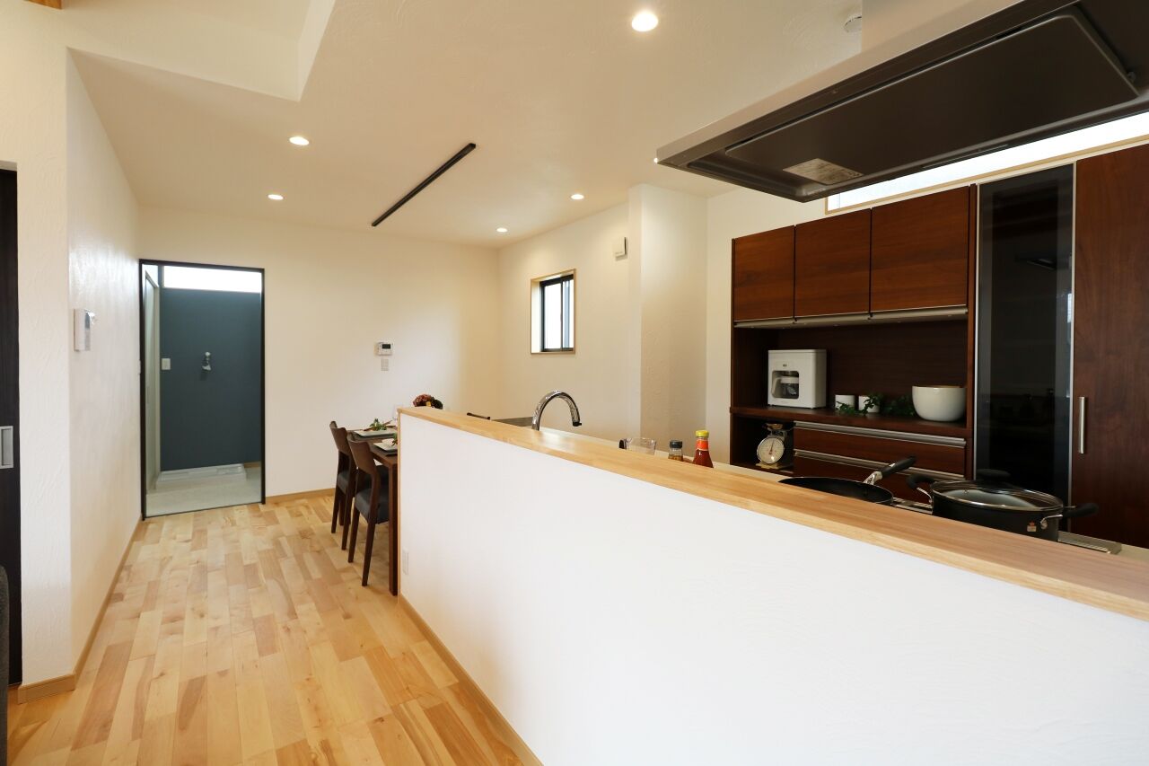 ヤマカ木材 【2000～2499万円/30.2坪/間取り図有】スキップフロアや半地下など遊び心を盛り込んだ和モダンの住まいの建築実例画像8