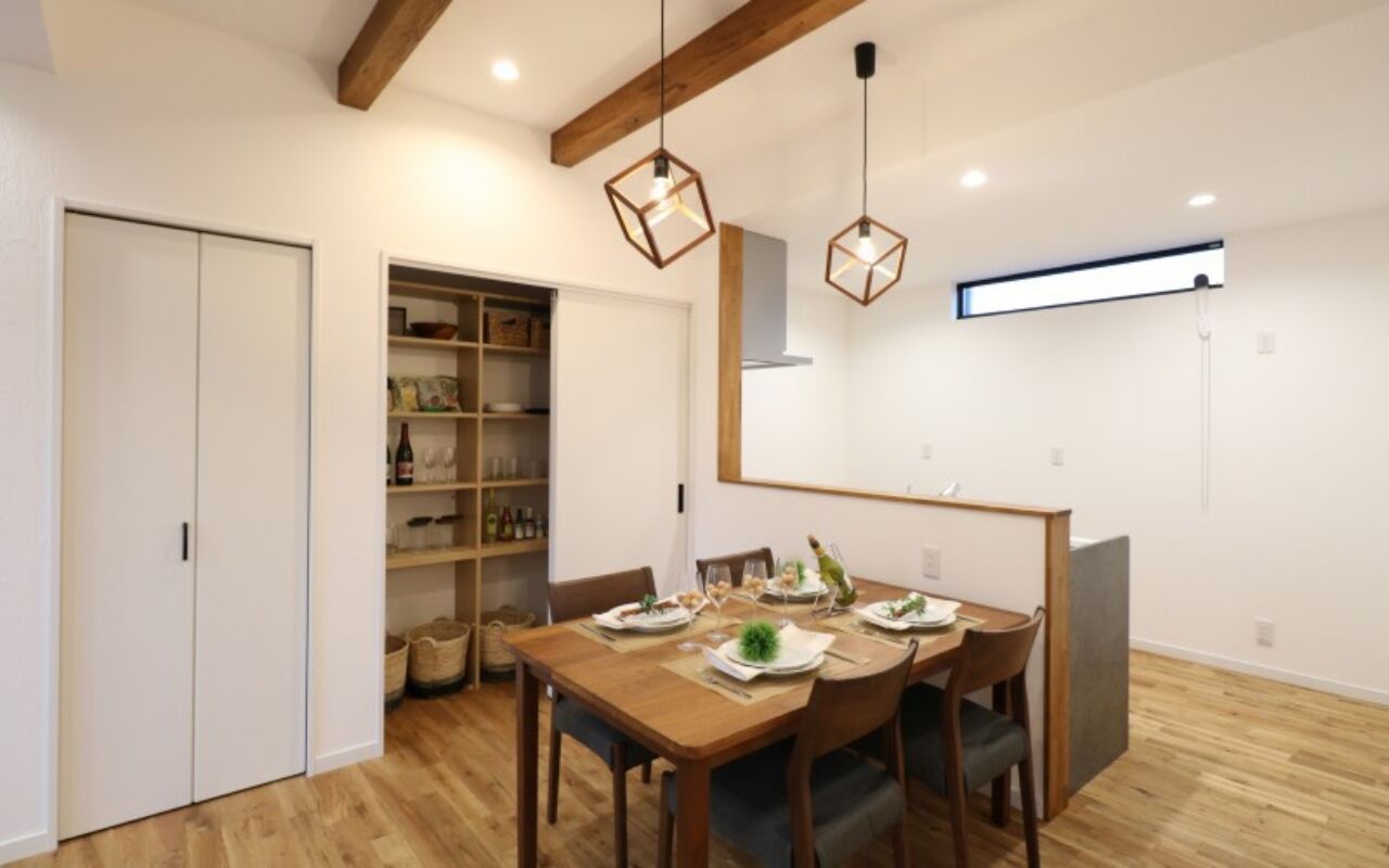 ヤマカ木材 【2000～2499万円/32.1坪/間取り図有】スキップフロアが広がりのある空間を演出するスタイリッシュな住まいの建築実例画像8