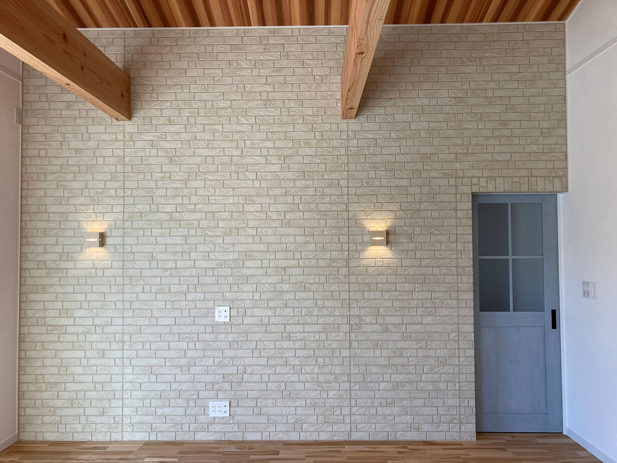 ヤマカ木材 【2000～2499万円/28坪/間取り図有】スキップフロア、勾配天井など広々空間！無垢材を使用した平屋の住まいの建築実例画像8