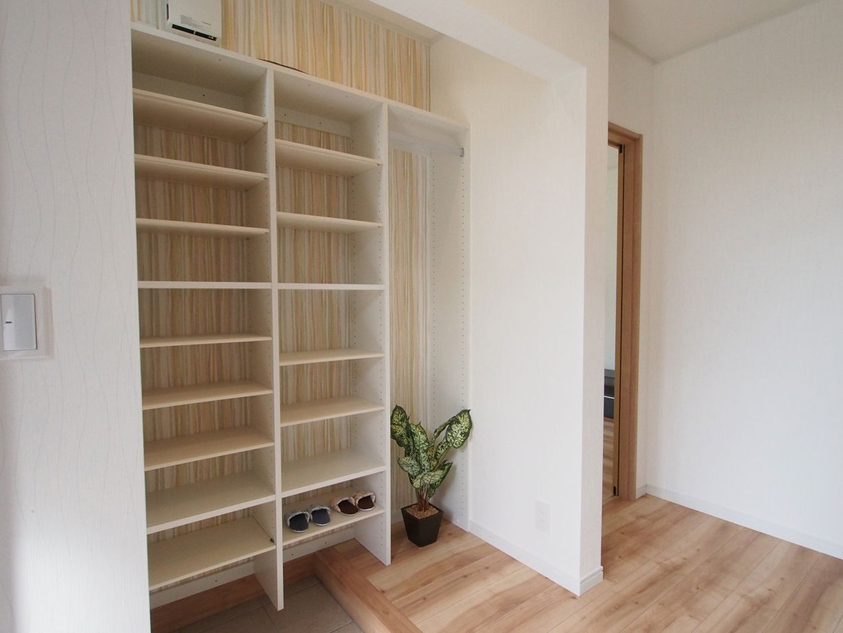 アオバクラフト 【1000万円台/間取り図有】おこもり感満載のステップダウンリビング！ローコストで叶えたくつろぎの家の建築実例画像4