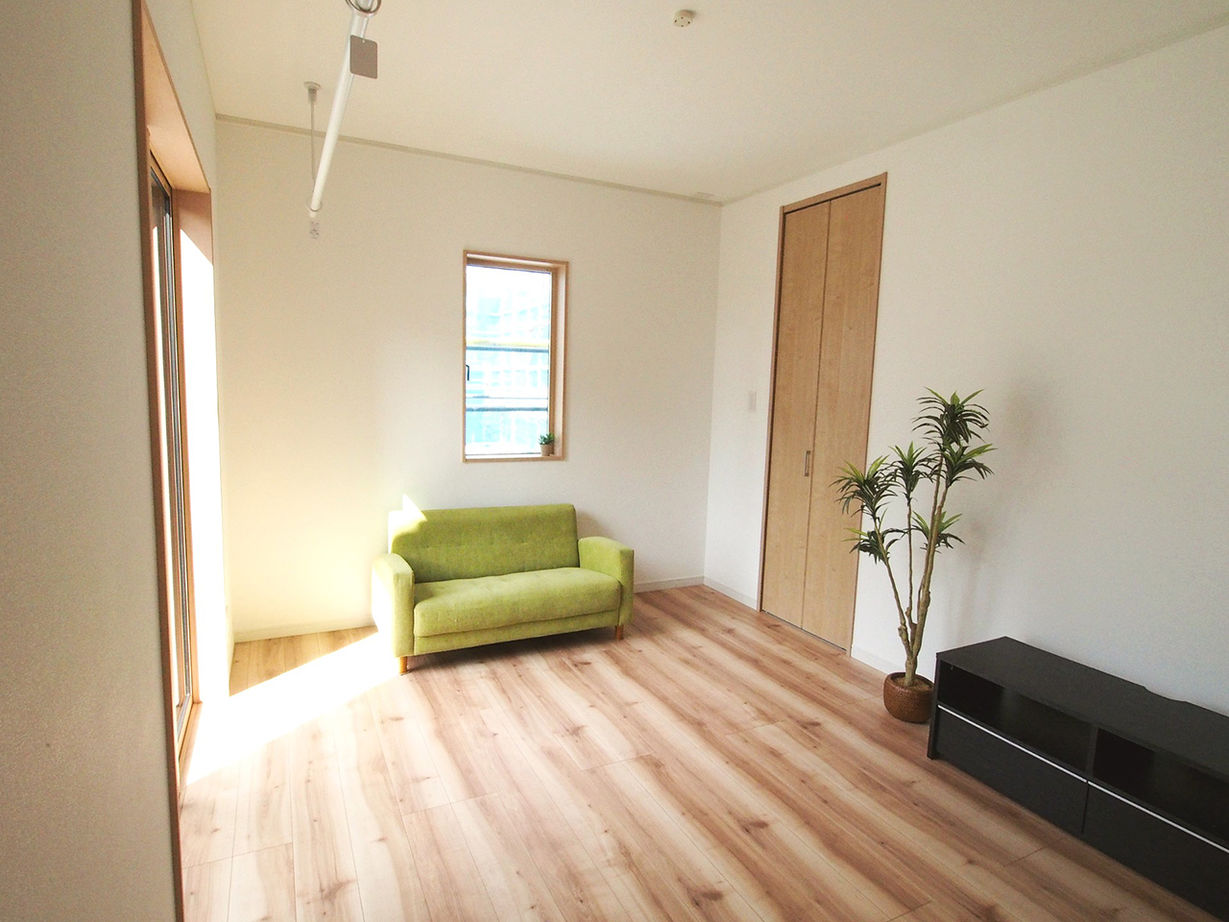 アオバクラフト 【1000万円台/間取り図有】おこもり感満載のステップダウンリビング！ローコストで叶えたくつろぎの家の建築実例画像7