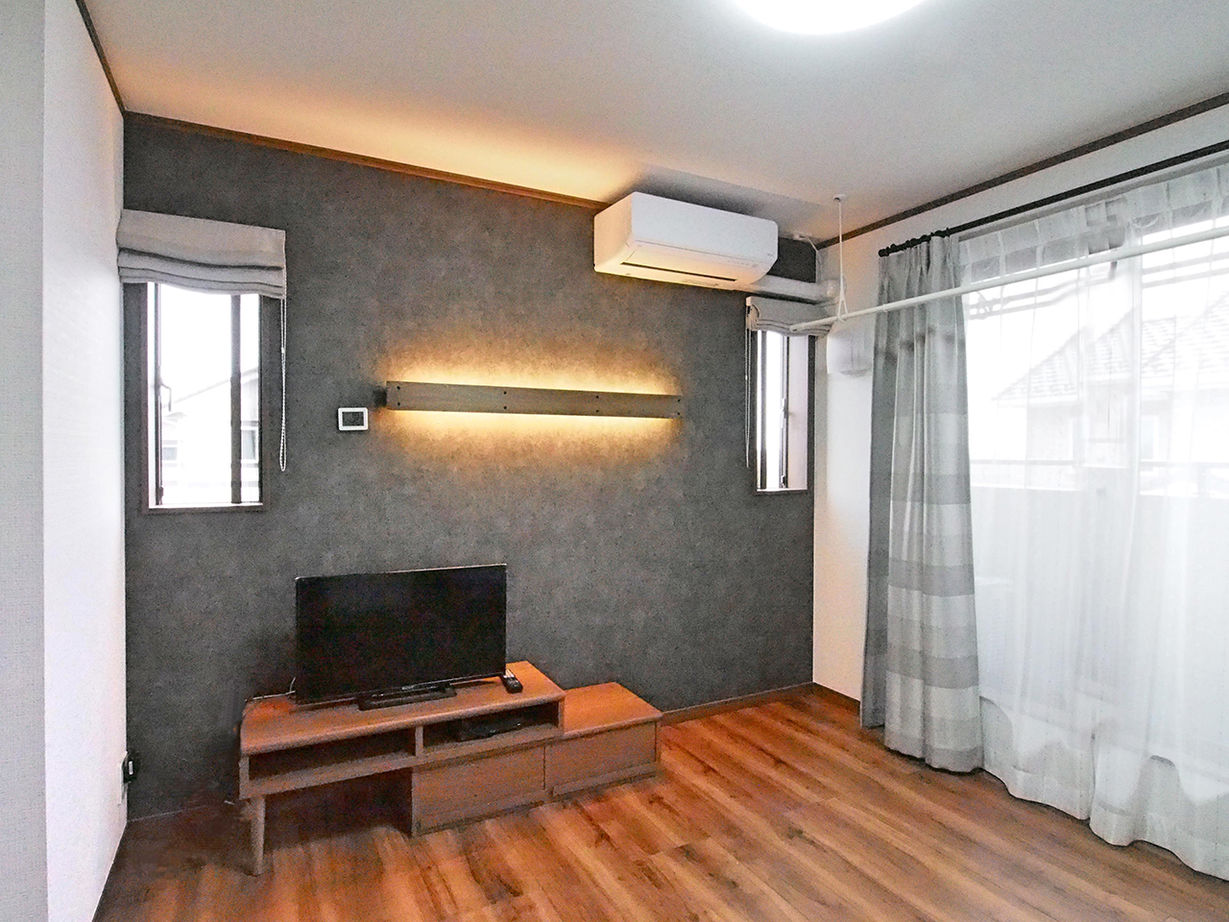 アオバクラフト 【1000万円台/間取り図有】おこもり感満載のステップダウンリビング！ローコストで叶えたくつろぎの家の建築実例画像8